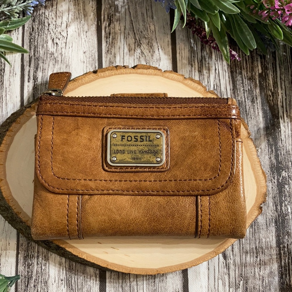 Fossil Long Live Vintage Emory Tri-Fold Wallet